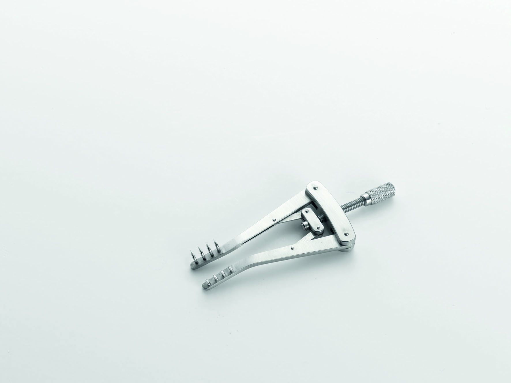aln-skin-retractor